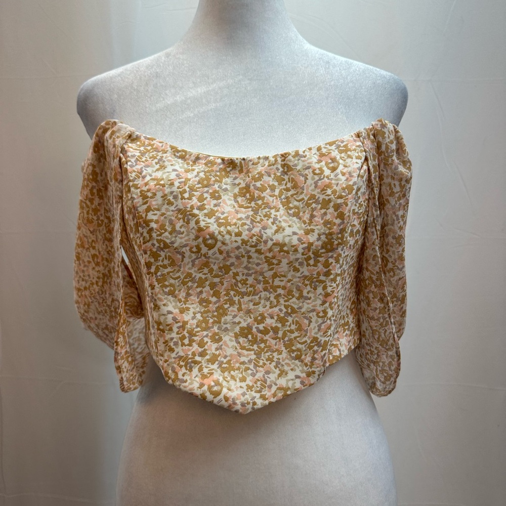 Floral Off-Shoulder Crop Top in Light Yellow